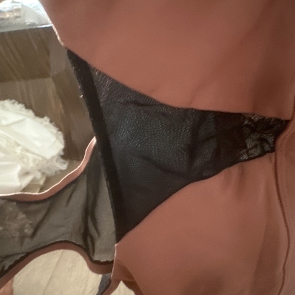 Lululemon mesh and spandex sports bra - Picture 3 of 3